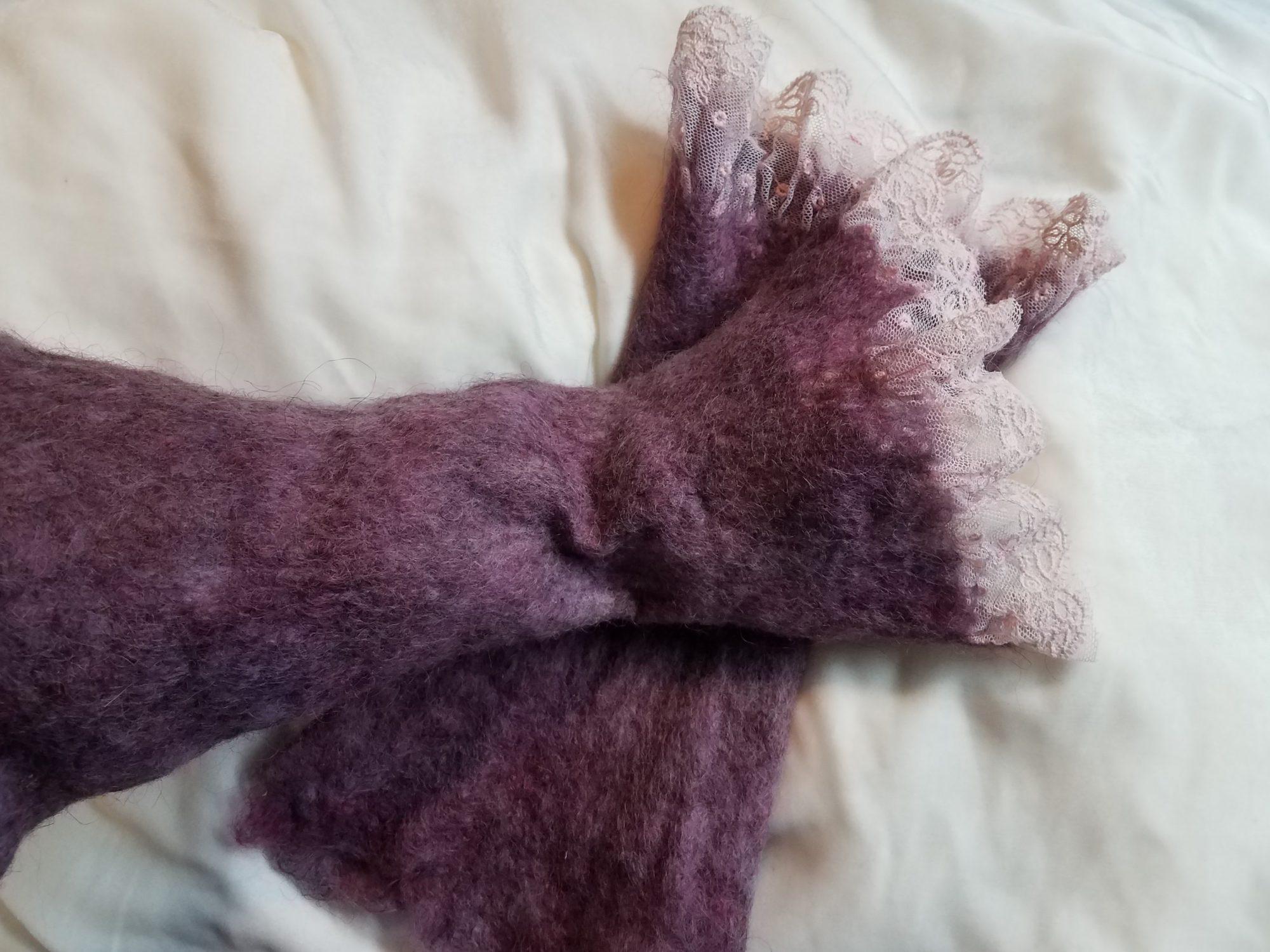 Felt wool gloves